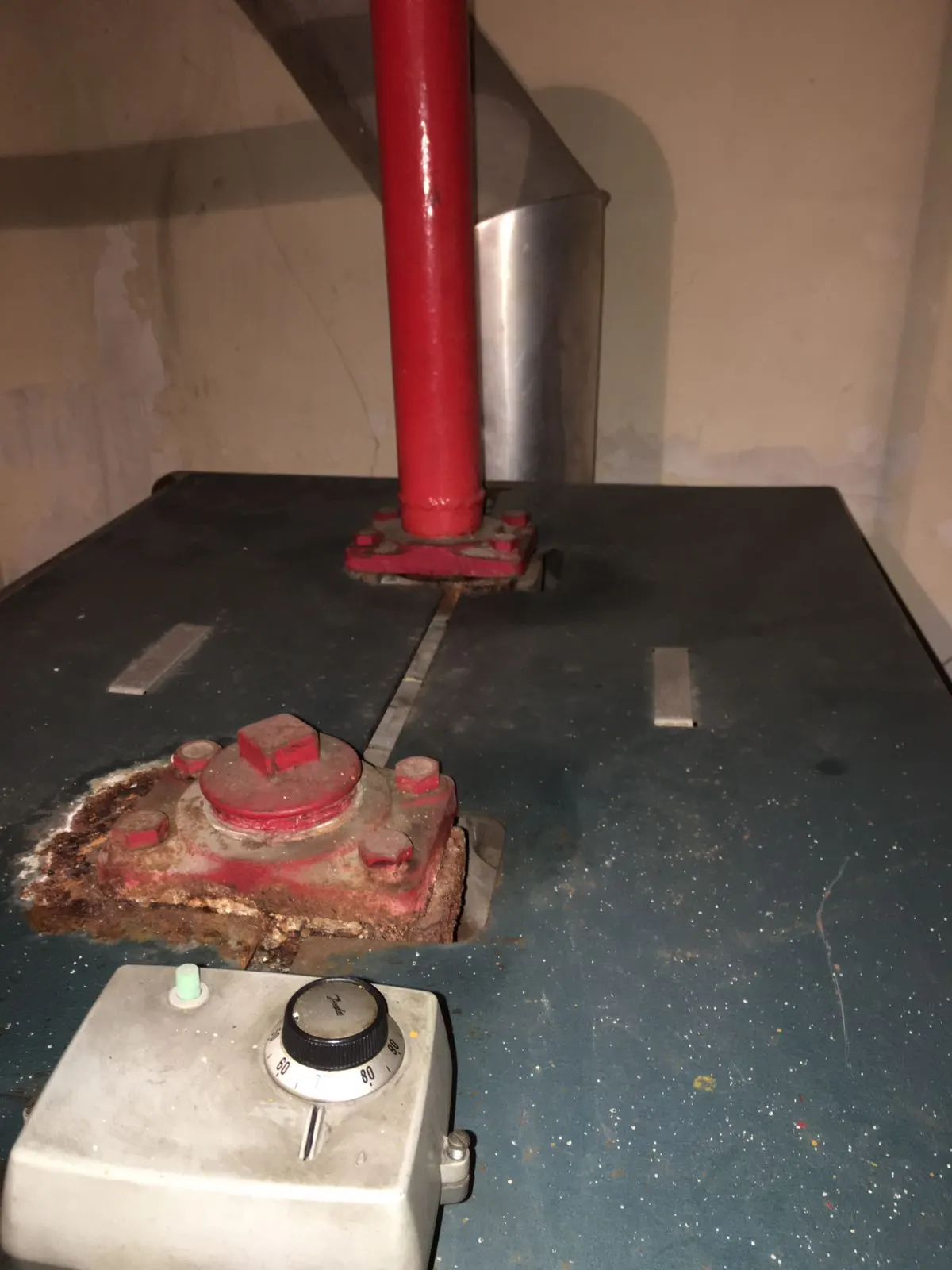 Contrôle du conduit de fumées d'une chaudière ancienne