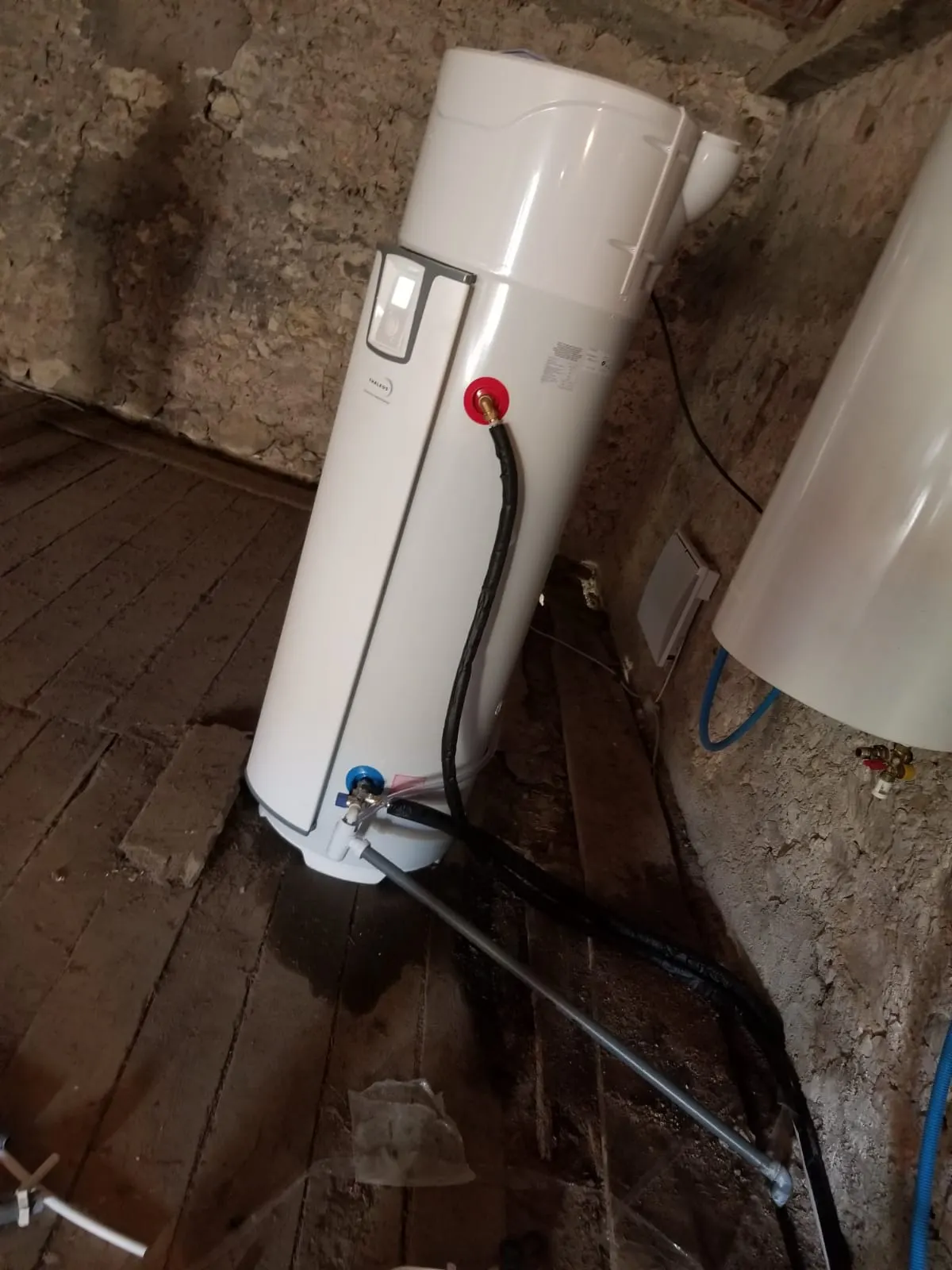Raccordement d'un chauffe-eau thermodynamique dans les combles