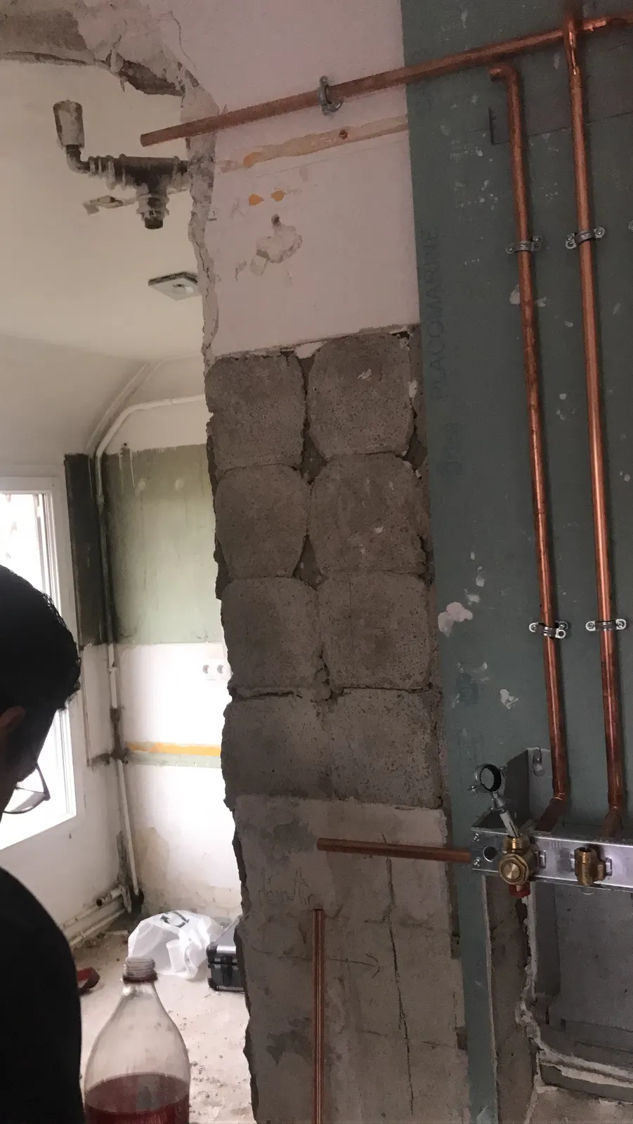 Rénovation du réseau de tubes cuivre en cours de chantier
