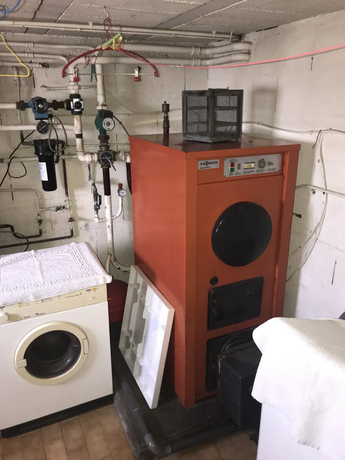 Chaudière fioul Viessmann en chaufferie de sous-sol